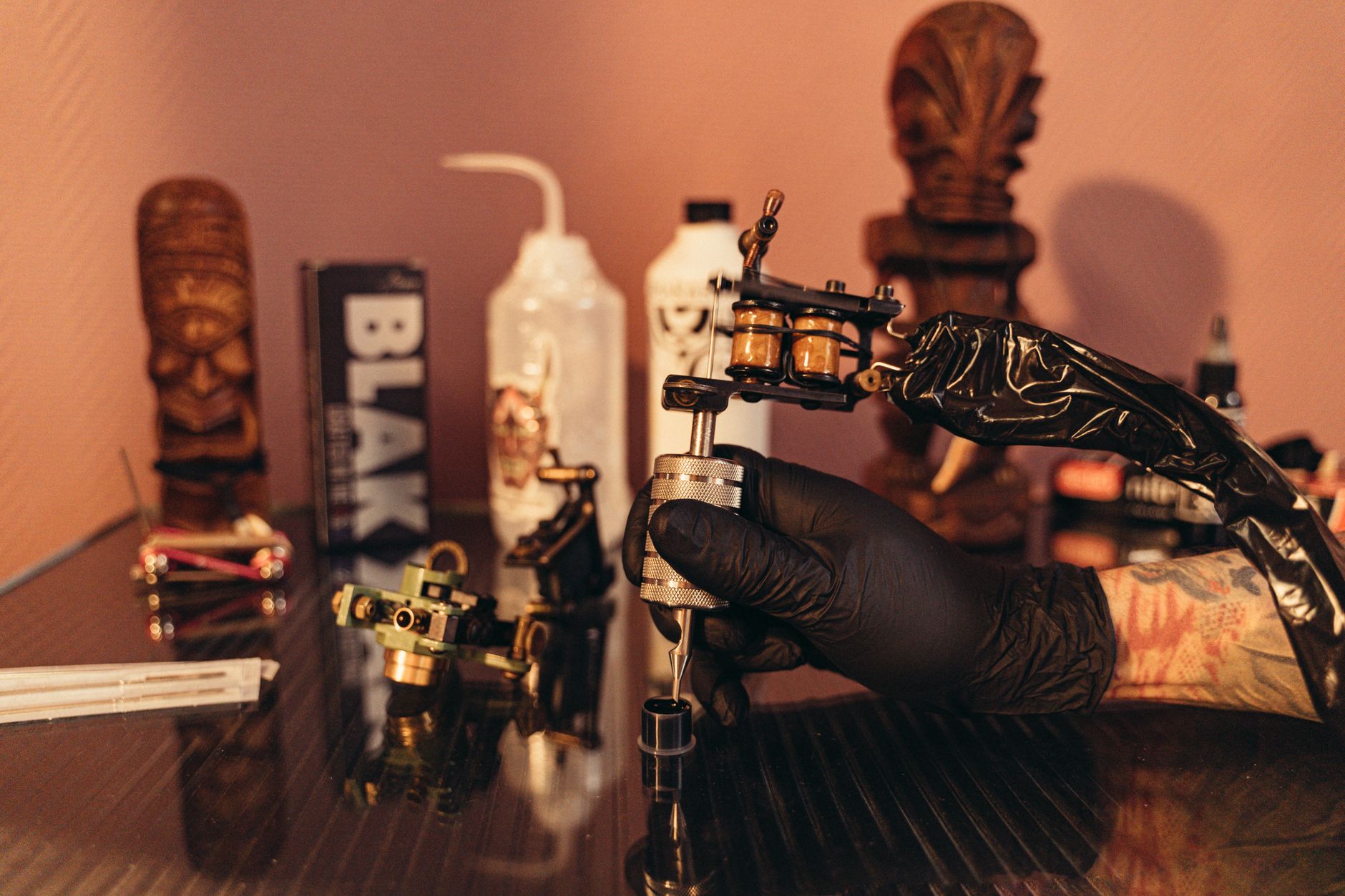 Tatoueur équipe à Mulhouse